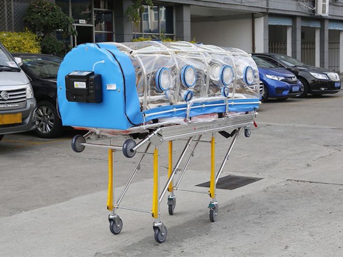 负压隔离舱的高周波热合生产