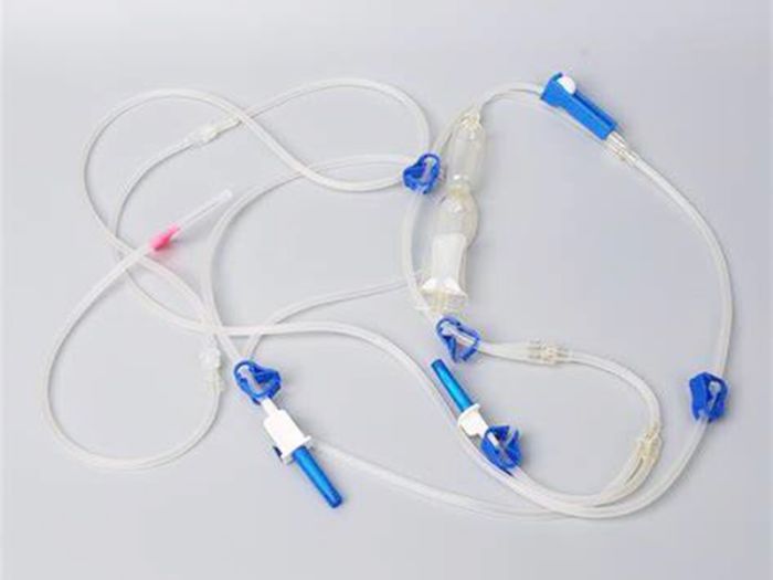 输血器在血液透析中的应用